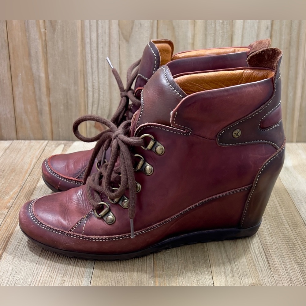 Pikolinos‎ shoes